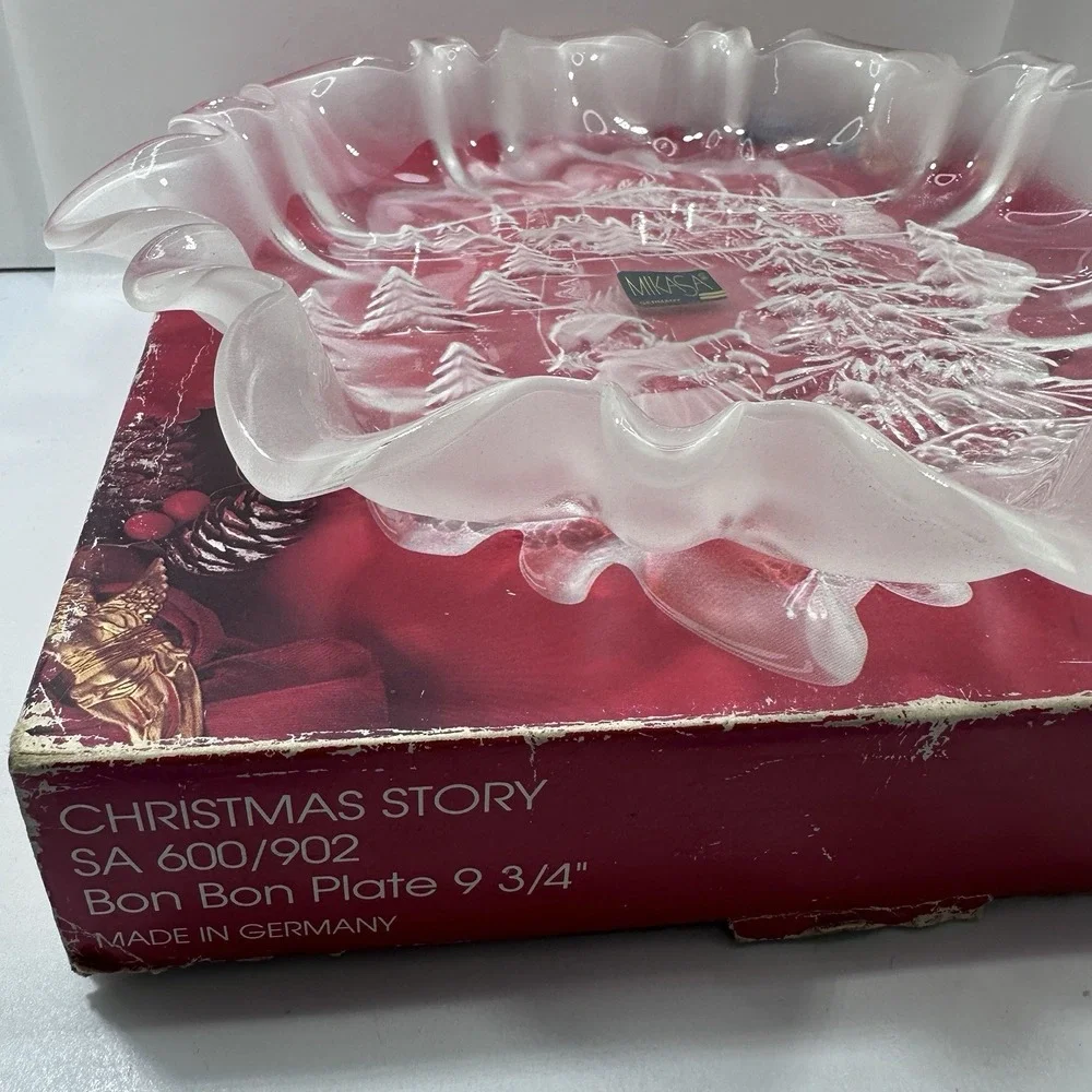 Mikasa Christmas Story Frosted Glass Bon Bon Plate 9.75